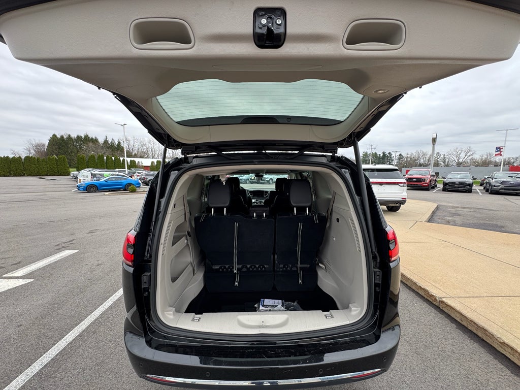 2023 Chrysler Pacifica Touring L FWD