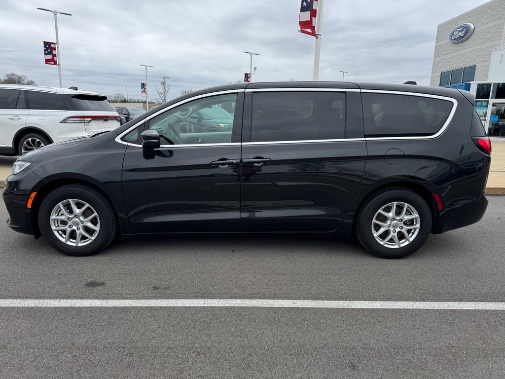 2023 Chrysler Pacifica Touring L FWD