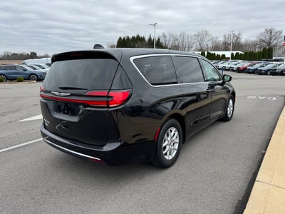 2023 Chrysler Pacifica Touring L FWD