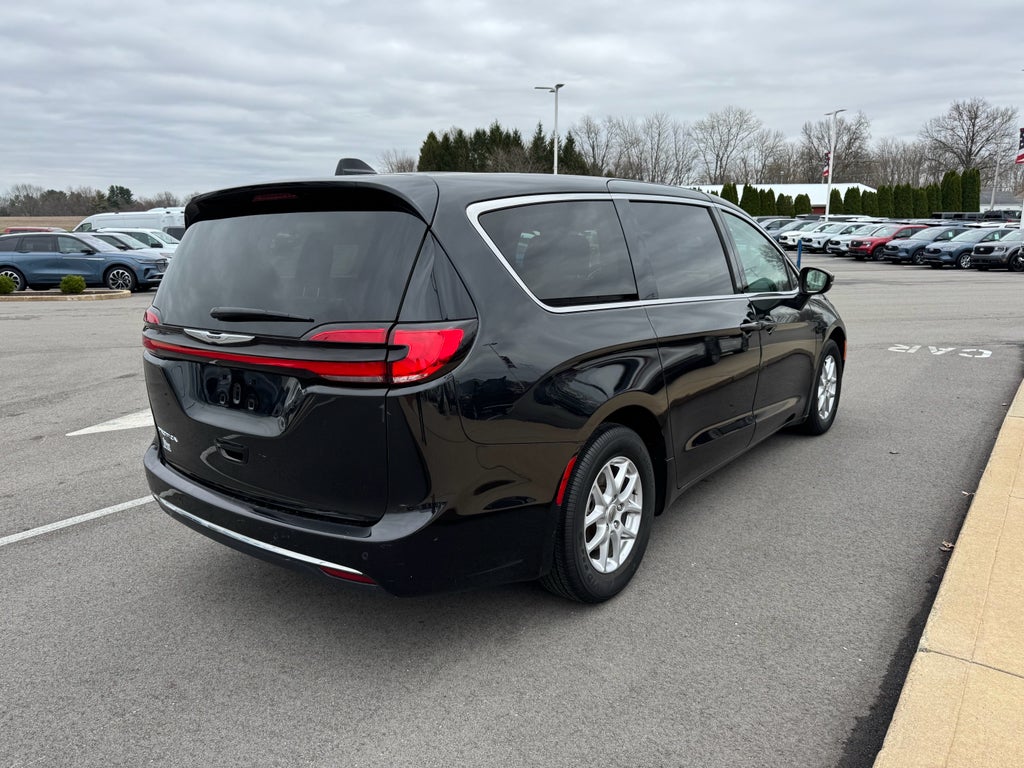 2023 Chrysler Pacifica Touring L FWD