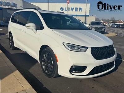 2022 Chrysler Pacifica Touring L FWD