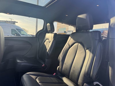 2022 Chrysler Pacifica Touring L FWD