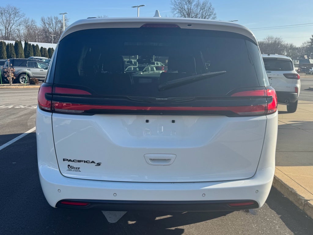 2022 Chrysler Pacifica Touring L FWD