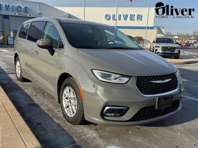 2023 Chrysler Pacifica Touring L FWD