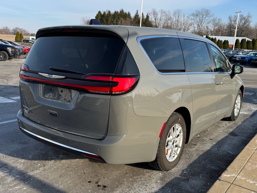 2023 Chrysler Pacifica Touring L FWD