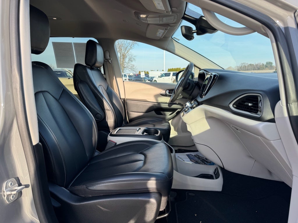 2023 Chrysler Pacifica Touring L FWD