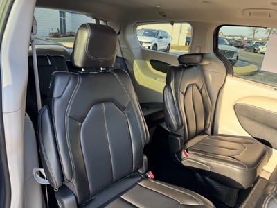 2023 Chrysler Pacifica Touring L FWD