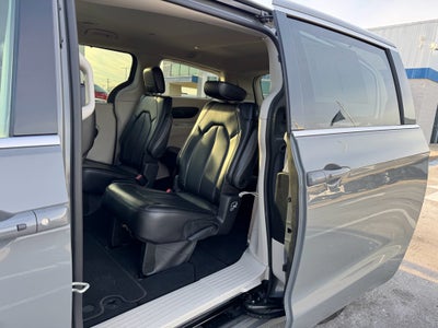 2023 Chrysler Pacifica Touring L FWD