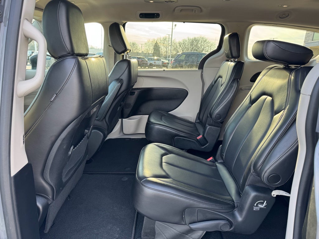 2023 Chrysler Pacifica Touring L FWD