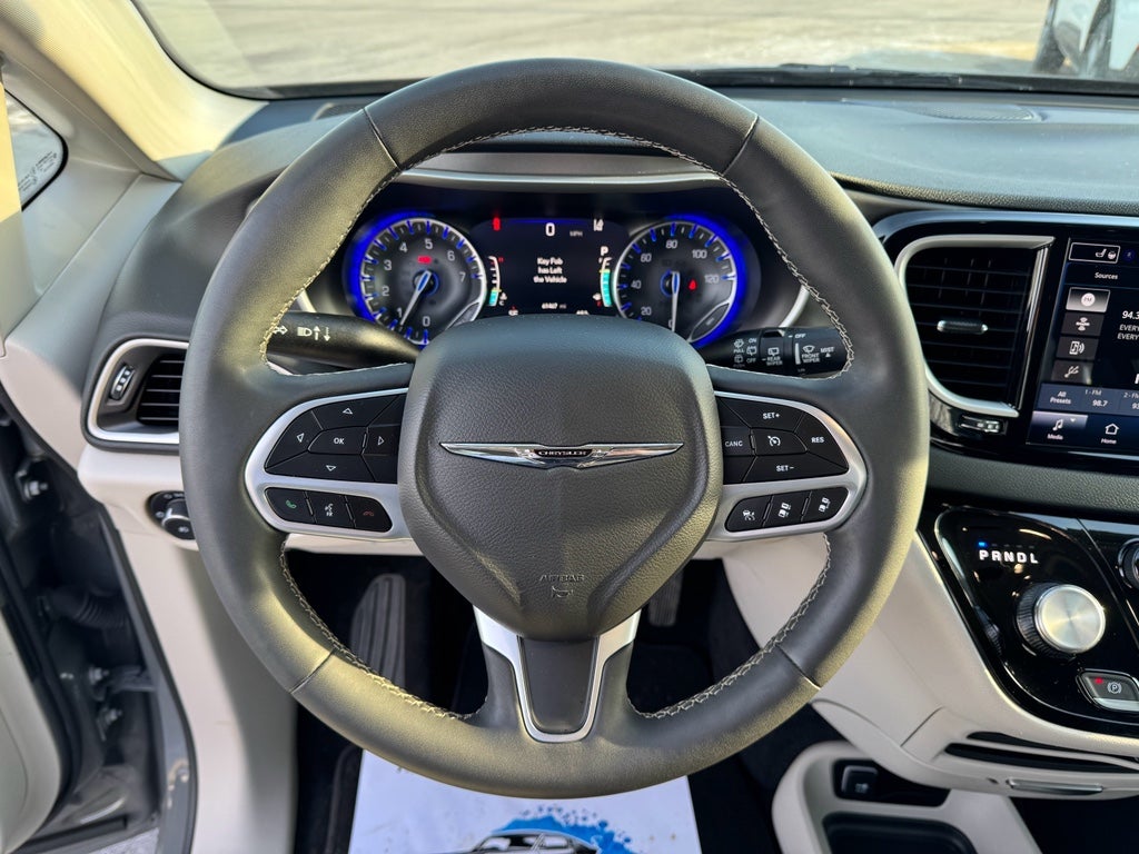 2023 Chrysler Pacifica Touring L FWD