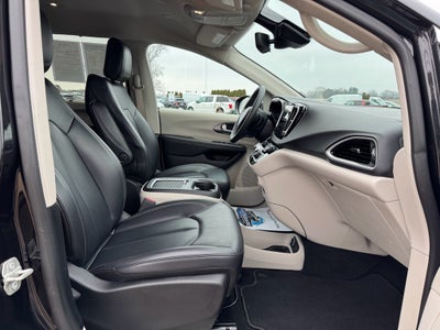 2023 Chrysler Pacifica Touring L FWD