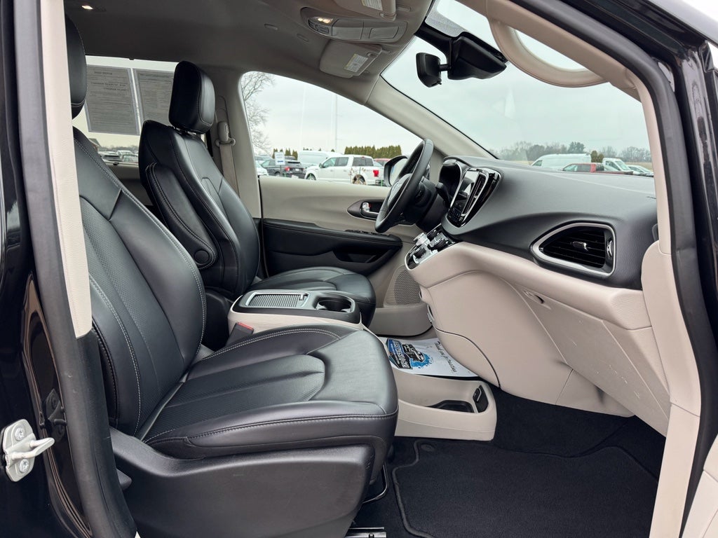 2023 Chrysler Pacifica Touring L FWD