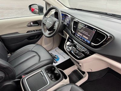 2023 Chrysler Pacifica Touring L FWD