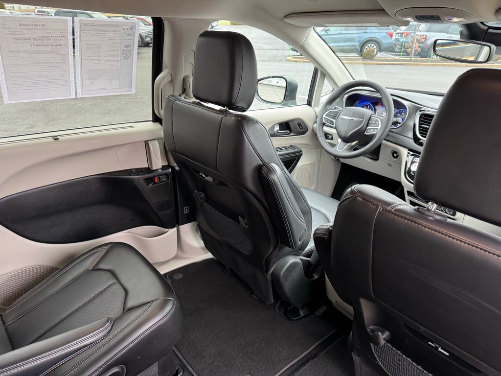 2023 Chrysler Pacifica Touring L FWD