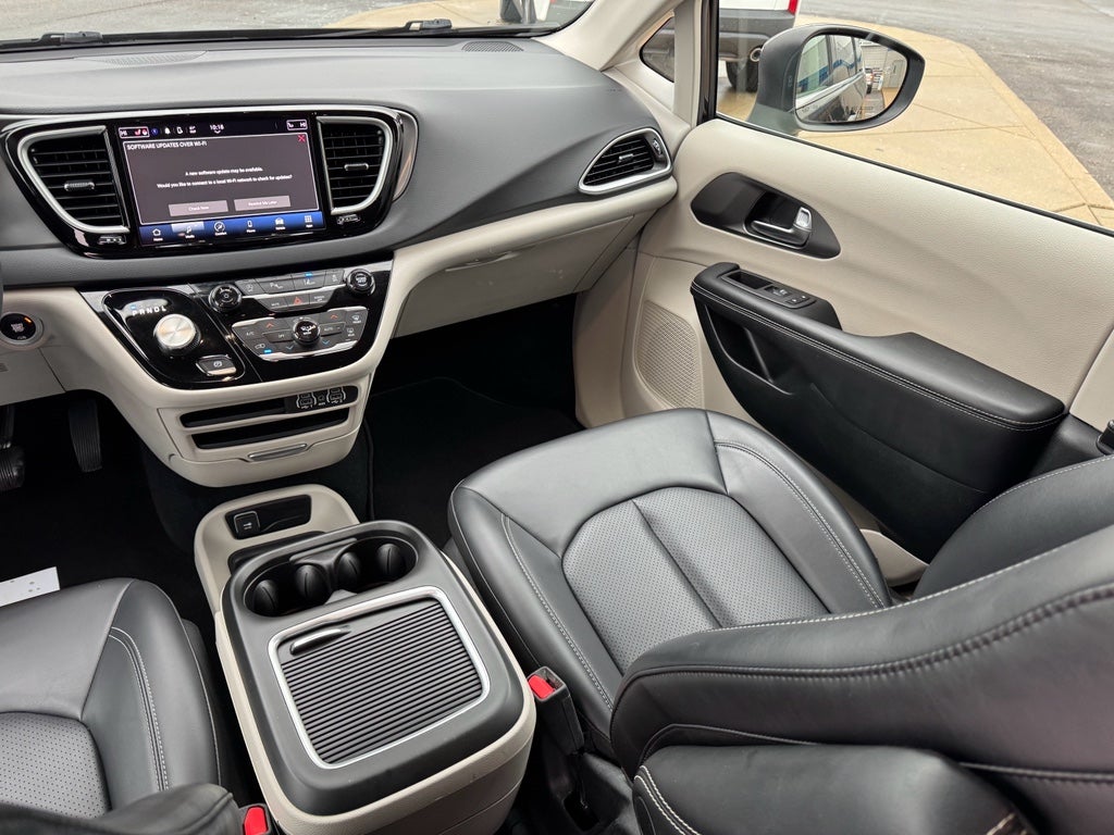 2023 Chrysler Pacifica Touring L FWD