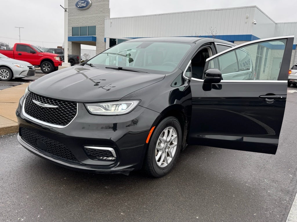 2023 Chrysler Pacifica Touring L FWD