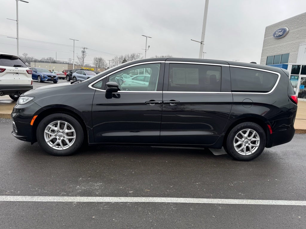 2023 Chrysler Pacifica Touring L FWD