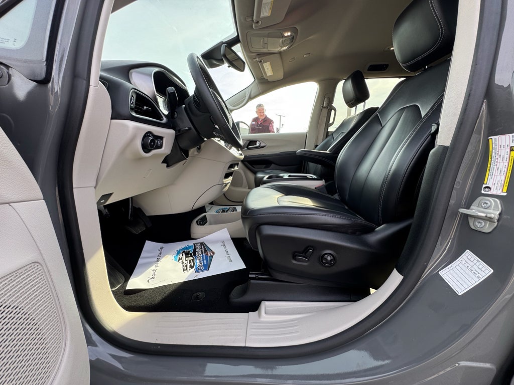 2023 Chrysler Pacifica Touring L FWD