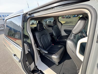2023 Chrysler Pacifica Touring L FWD