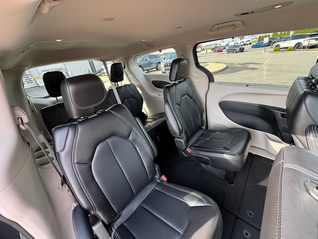 2023 Chrysler Pacifica Touring L FWD
