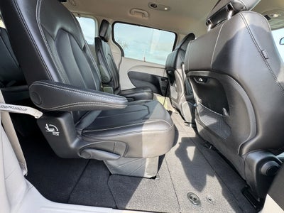 2023 Chrysler Pacifica Touring L FWD