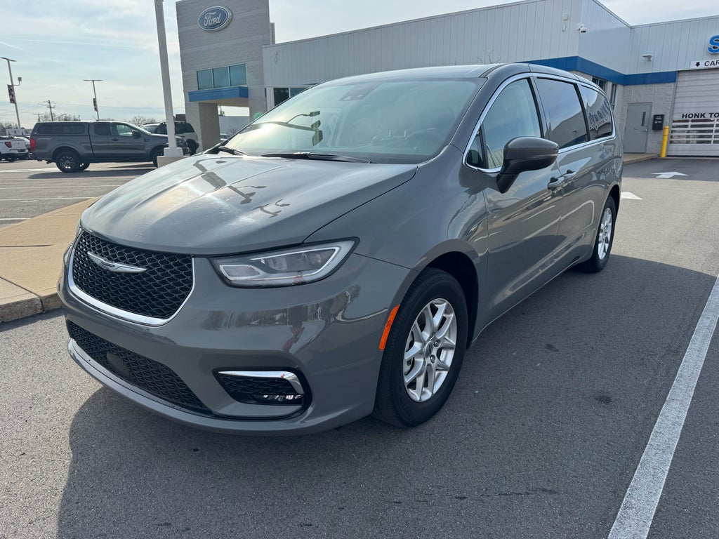 2023 Chrysler Pacifica Touring L FWD
