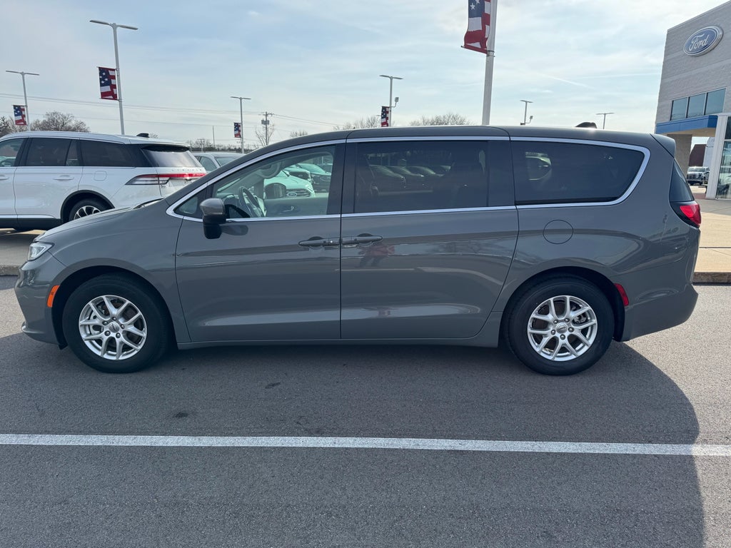 2023 Chrysler Pacifica Touring L FWD