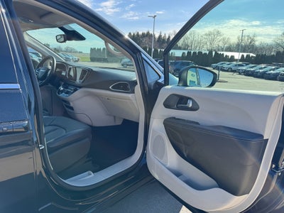 2023 Chrysler Pacifica Touring L FWD