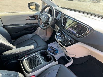 2023 Chrysler Pacifica Touring L FWD