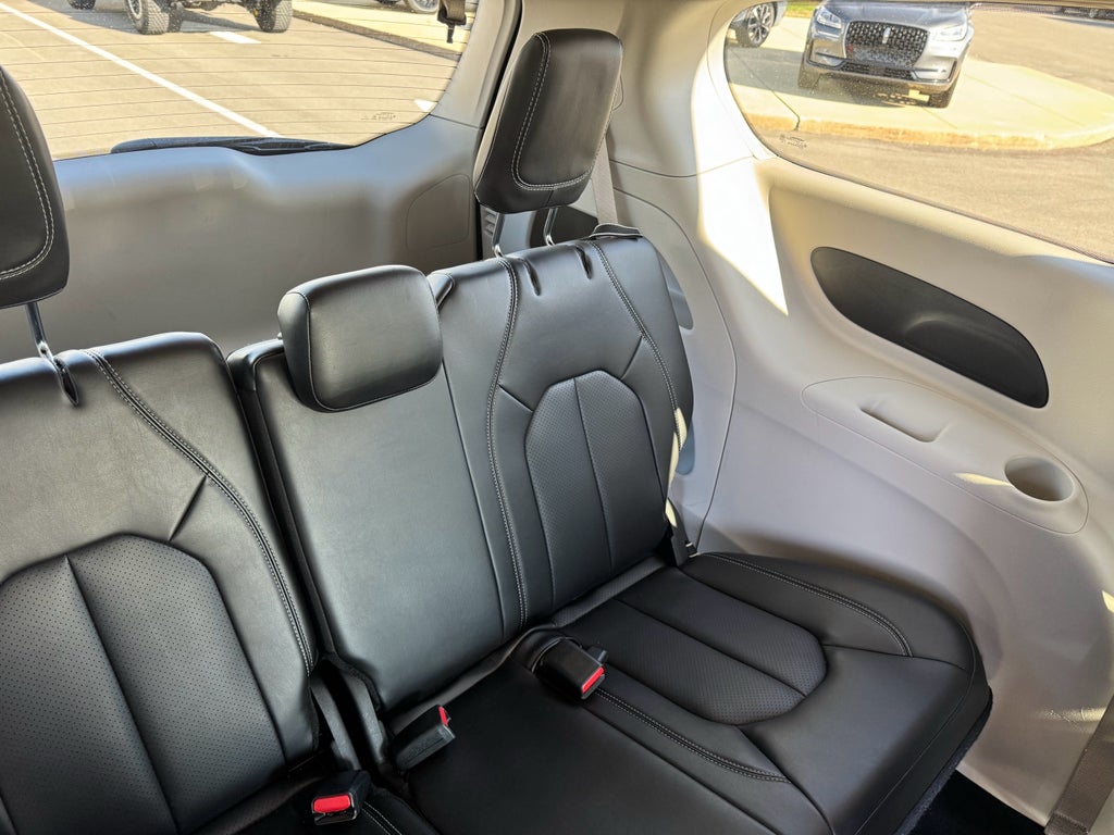 2023 Chrysler Pacifica Touring L FWD