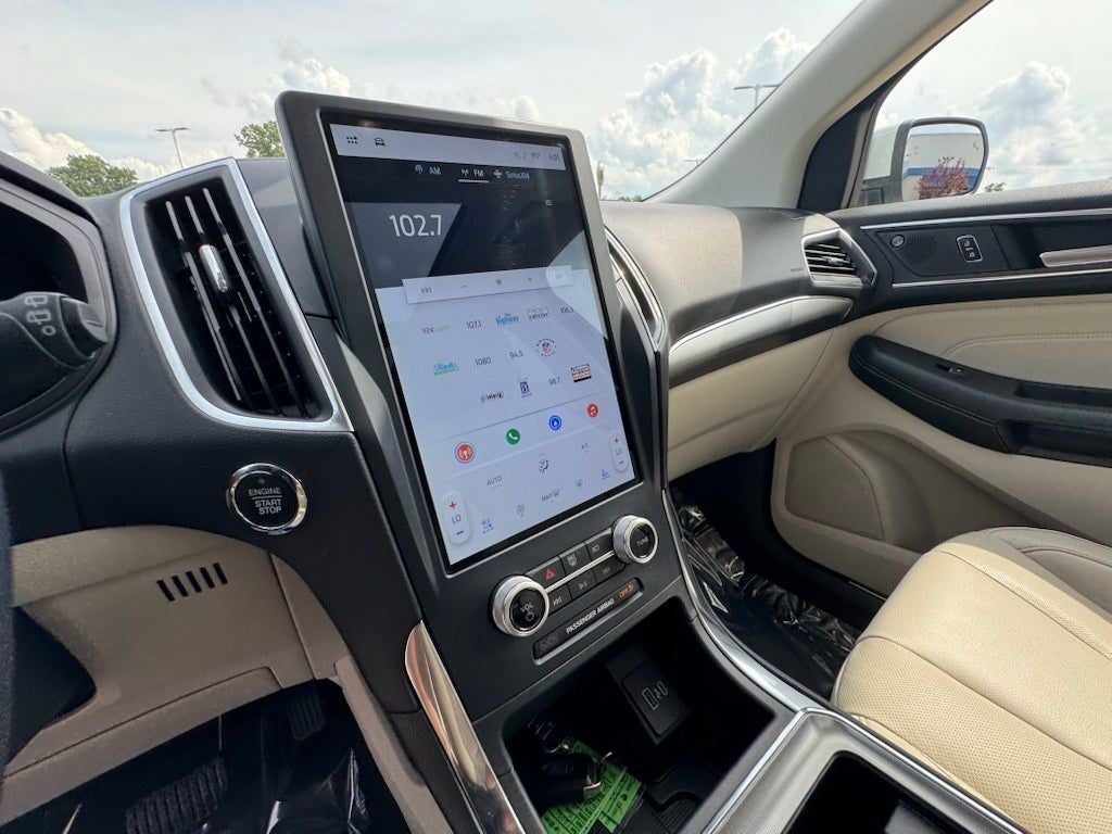 2022 Ford Edge Titanium