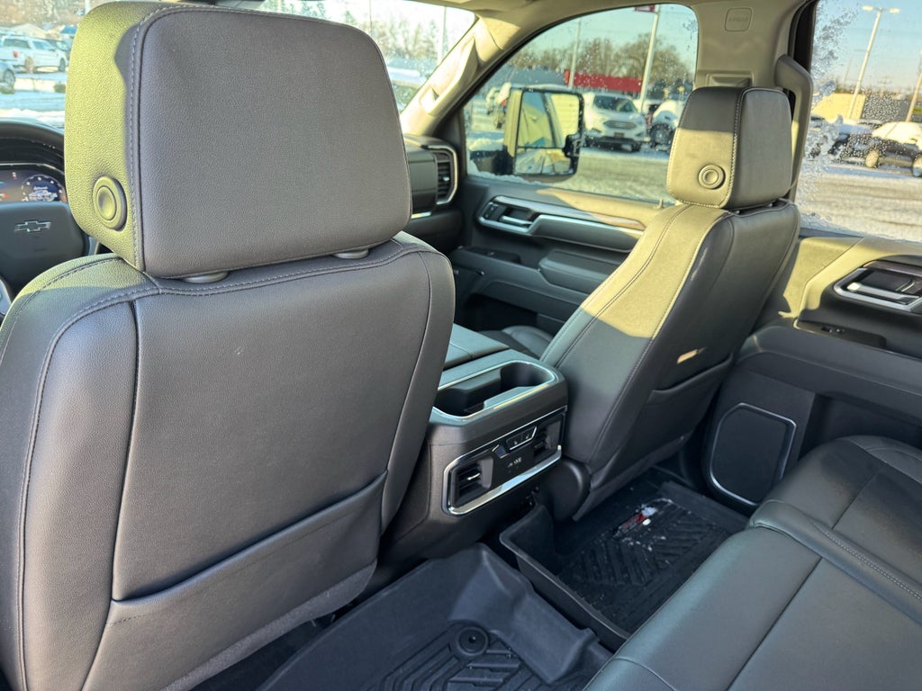 2025 Chevrolet Silverado LTZ Crew Cab 4WD