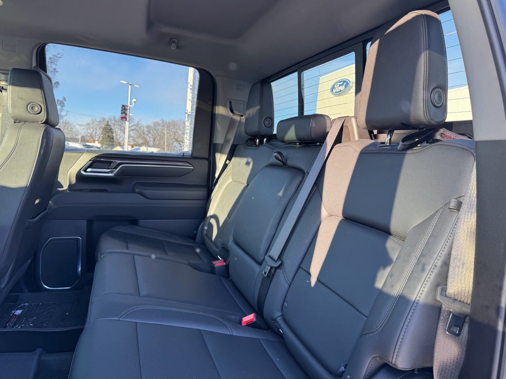 2025 Chevrolet Silverado LTZ Crew Cab 4WD