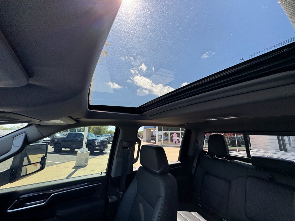 2025 Chevrolet Silverado LTZ Crew Cab 4WD