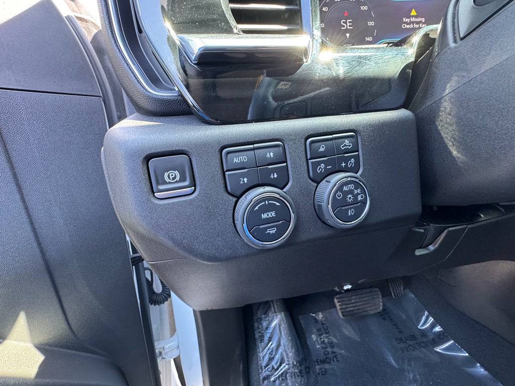 2025 Chevrolet Silverado LTZ Crew Cab 4WD