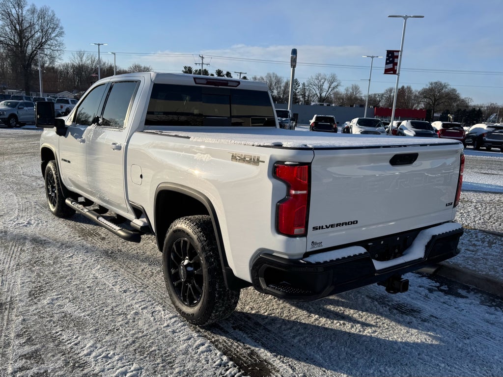 2025 Chevrolet Silverado LTZ Crew Cab 4WD
