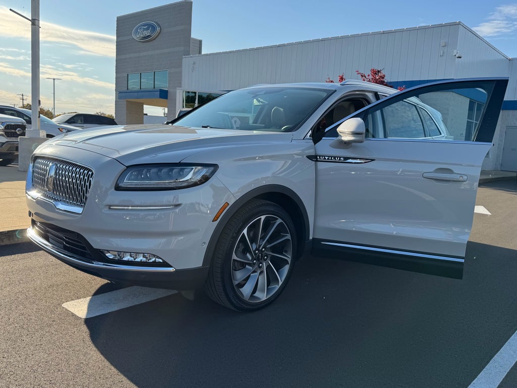 2023 Lincoln Nautilus Reserve AWD