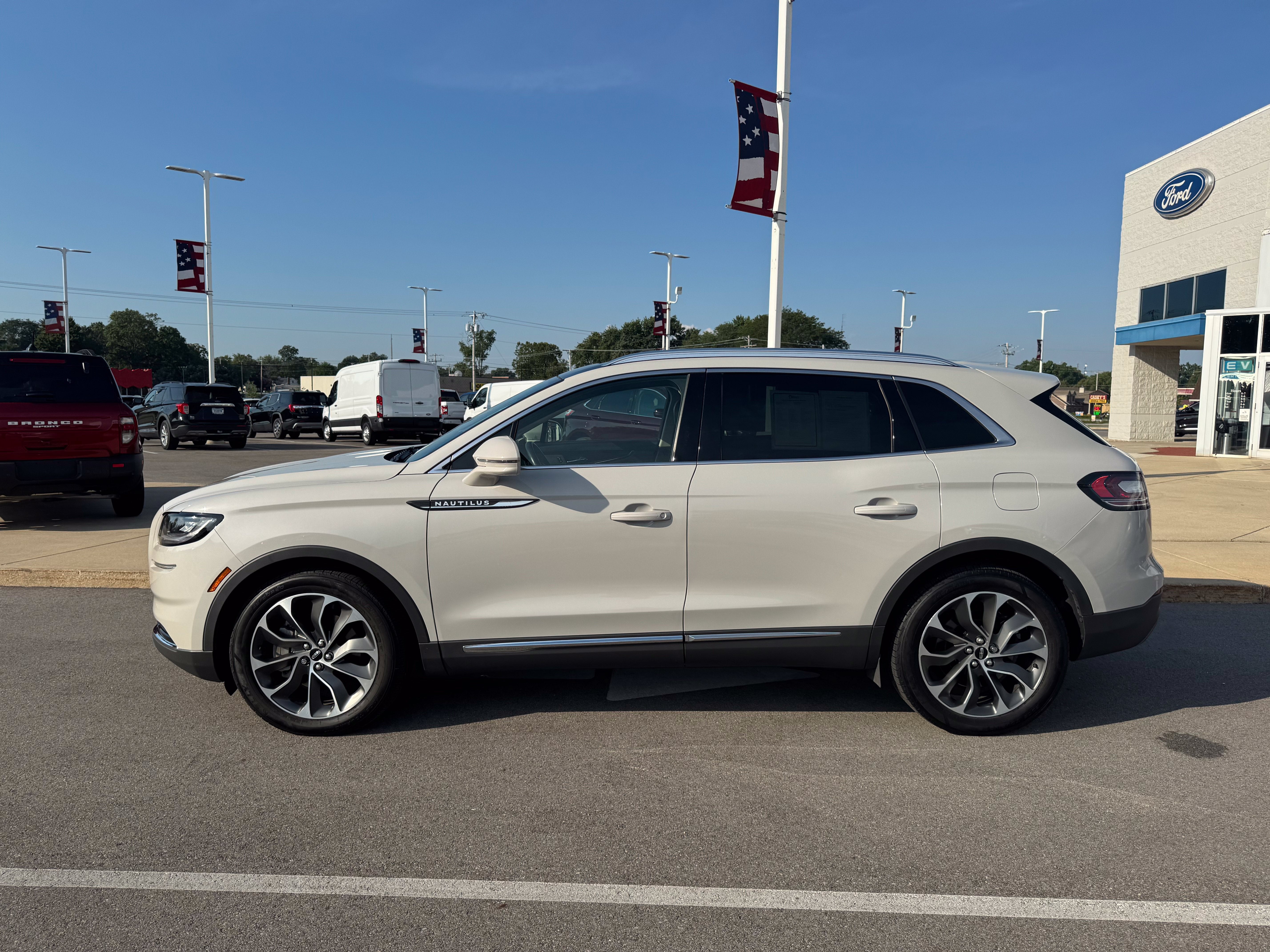 2022 Lincoln Nautilus Reserve