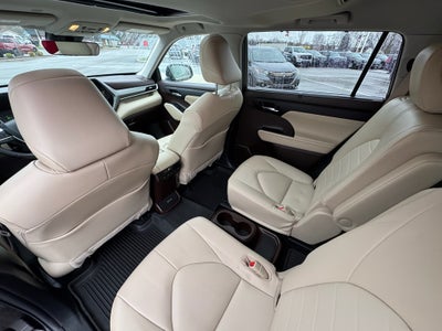 2022 Toyota Highlander XLE AWD