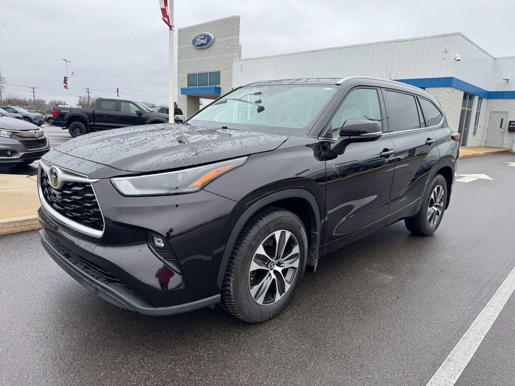 2022 Toyota Highlander XLE AWD